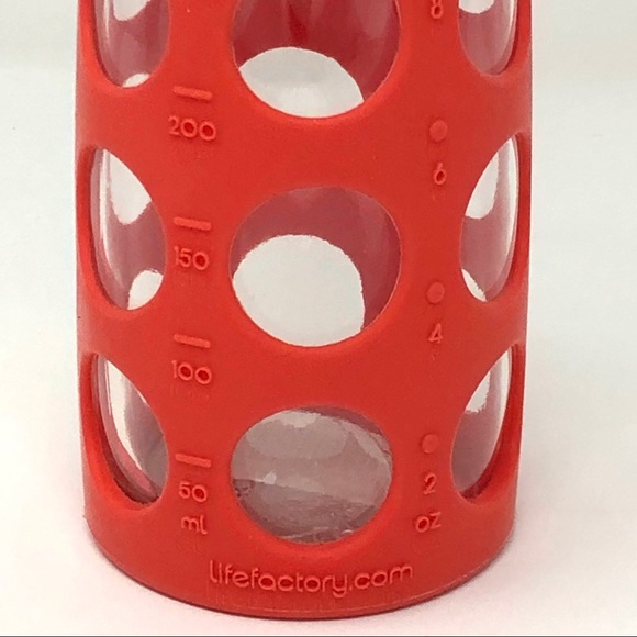 Lifefactory Glass Water Bottle with Classic Cap - Picture 3 of 7